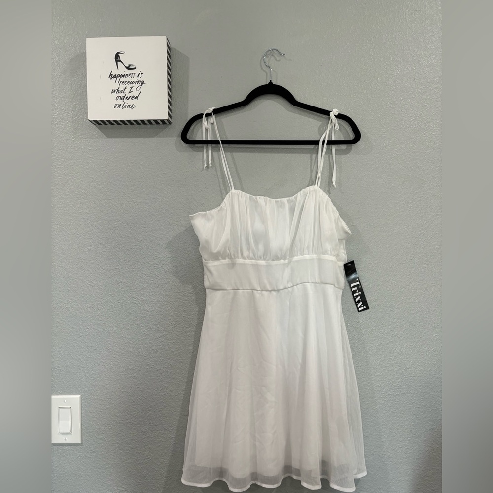 Women’s XL White Bow Strapped Mini Dress